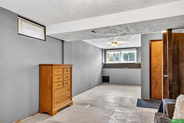 2612 Ponderosa Drive, Bellevue, NE 68123