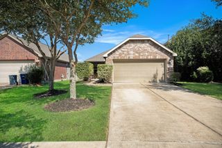 6855 Dogwood Cliff Lane, Dickinson, TX 77539