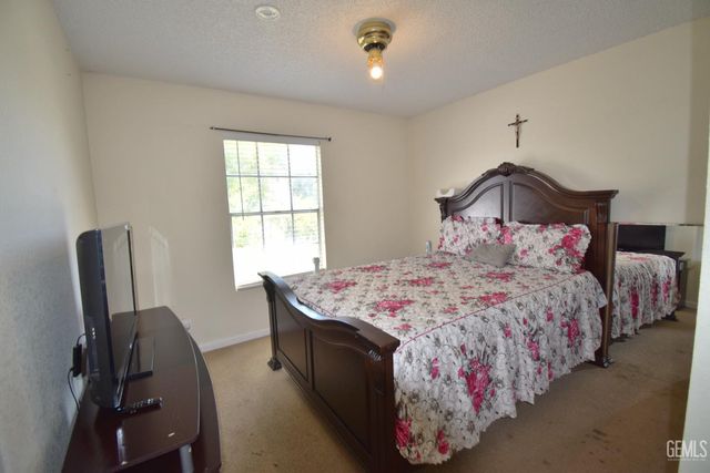 2314 Westhaven Avenue, Bakersfield, CA 93304