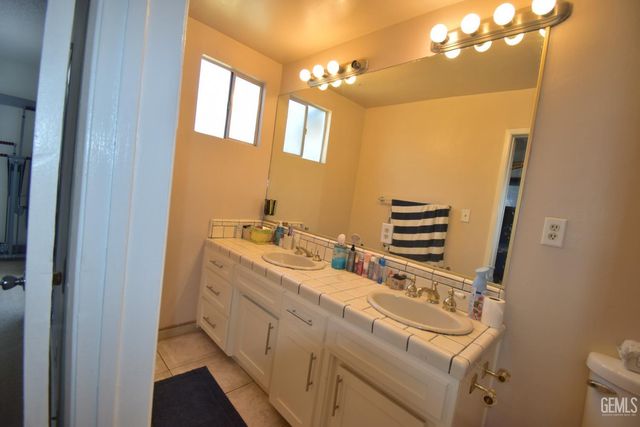 2314 Westhaven Avenue, Bakersfield, CA 93304
