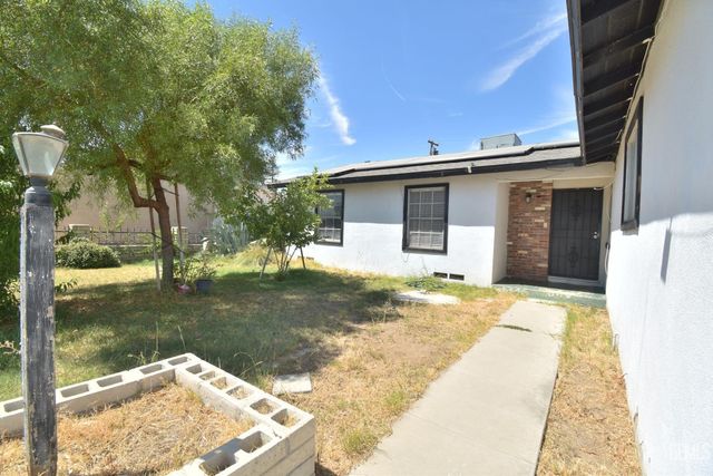 2314 Westhaven Avenue, Bakersfield, CA 93304