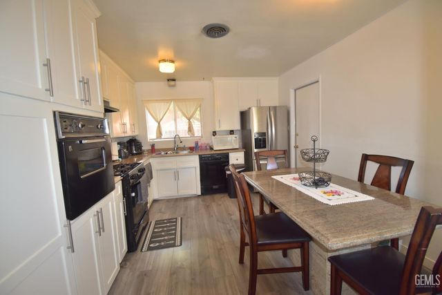 2314 Westhaven Avenue, Bakersfield, CA 93304