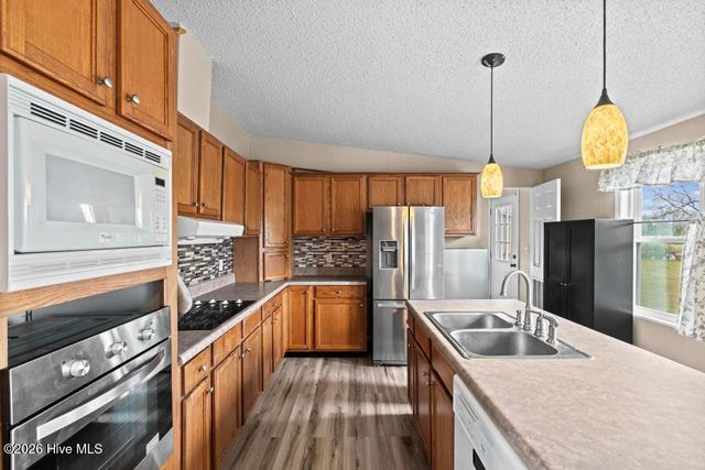 126 Rainmaker Drive, Jacksonville, NC 28540