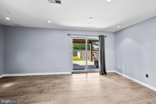 1218 HOLMESPUN DR, Pasadena, MD 21122