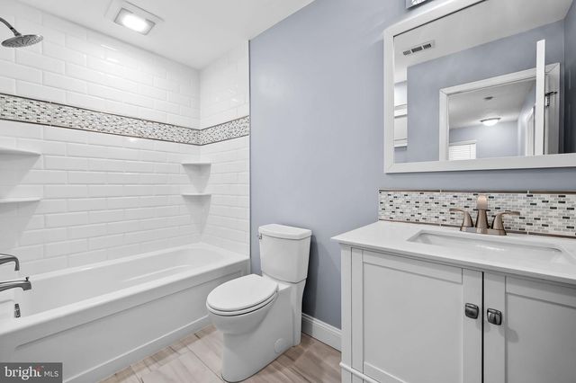 1218 HOLMESPUN DR, Pasadena, MD 21122