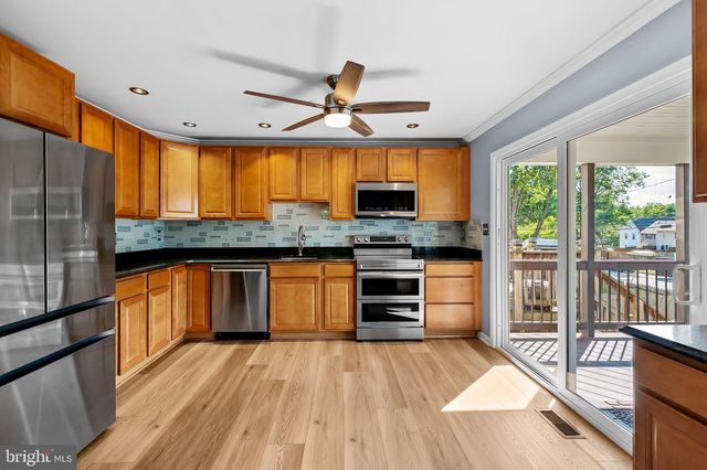 1218 HOLMESPUN DR, Pasadena, MD 21122