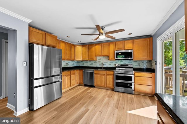 1218 HOLMESPUN DR, Pasadena, MD 21122