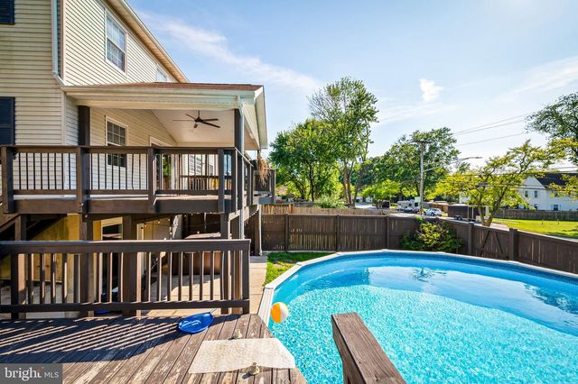 1218 HOLMESPUN DR, Pasadena, MD 21122