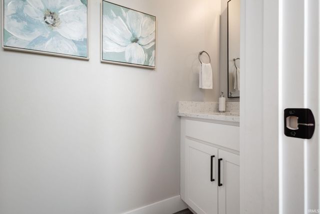 52520 East Trail, South Bend, IN 46628