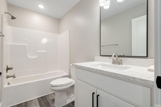 52520 East Trail, South Bend, IN 46628