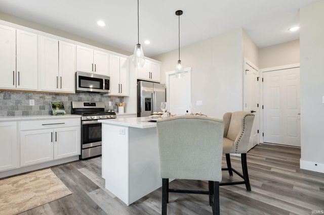 52520 East Trail, South Bend, IN 46628
