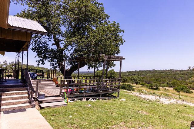 190 Jones Rd, Kerrville, TX 78028