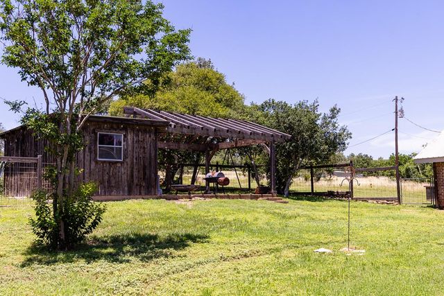 190 Jones Rd, Kerrville, TX 78028