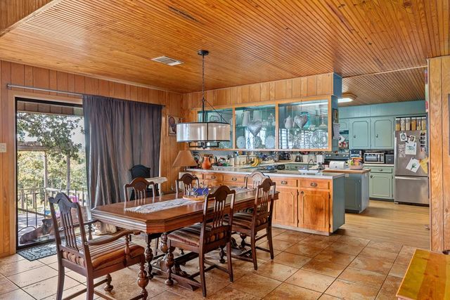 190 Jones Rd, Kerrville, TX 78028