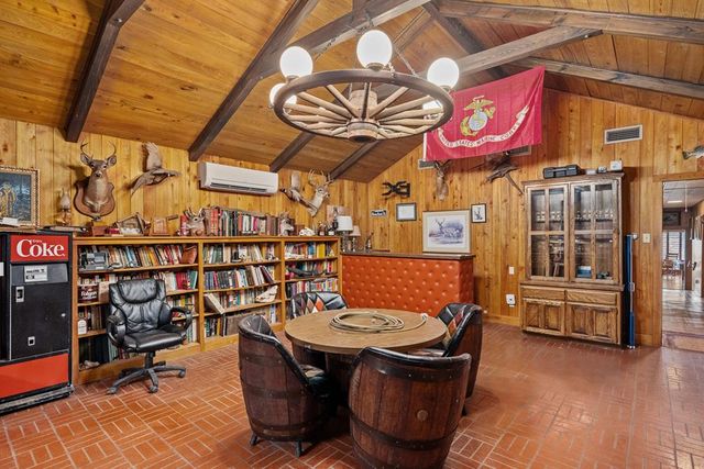 190 Jones Rd, Kerrville, TX 78028