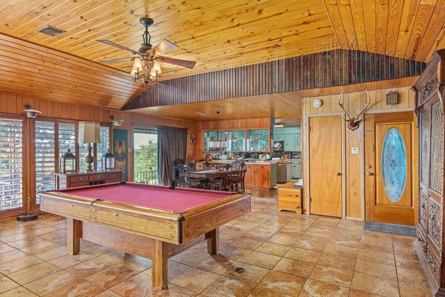 190 Jones Rd, Kerrville, TX 78028