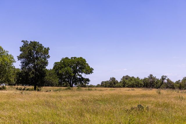190 Jones Rd, Kerrville, TX 78028