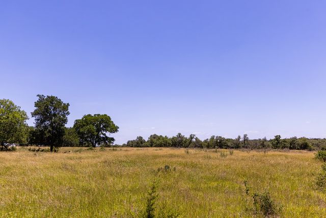 190 Jones Rd, Kerrville, TX 78028
