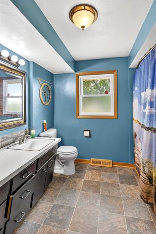 923 W MCKINLEY AVENUE, Little Chute, WI 54140