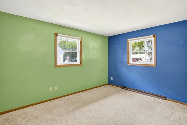 923 W MCKINLEY AVENUE, Little Chute, WI 54140