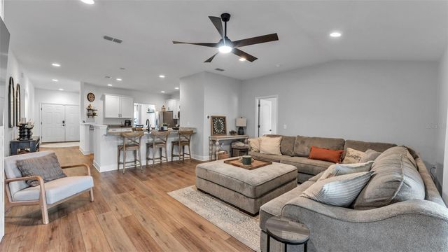 1931 DEEP CREEK DRIVE, Lakeland, FL 33810