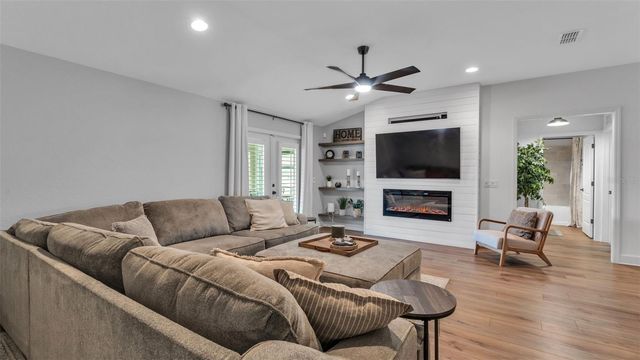 1931 DEEP CREEK DRIVE, Lakeland, FL 33810