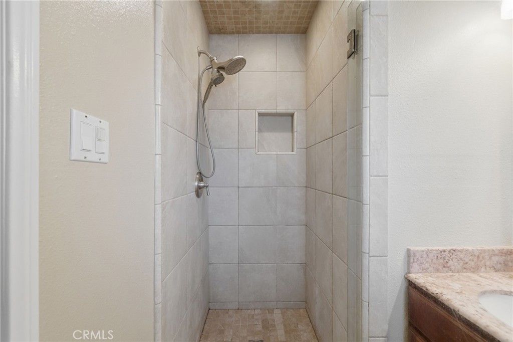 Image 25 of property listing at 10521 Greenbush, Whittier, CA 90604