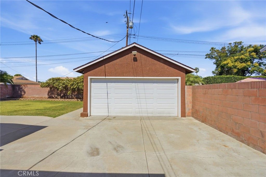 Image 35 of property listing at 10521 Greenbush, Whittier, CA 90604