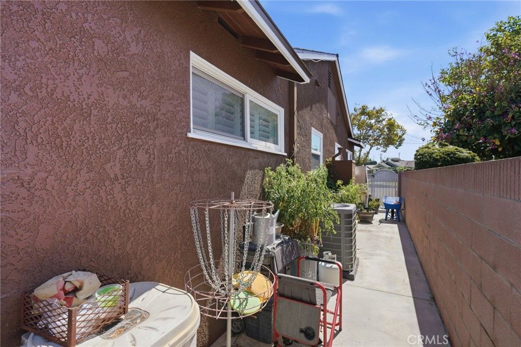 Image 43 of property listing at 10521 Greenbush, Whittier, CA 90604