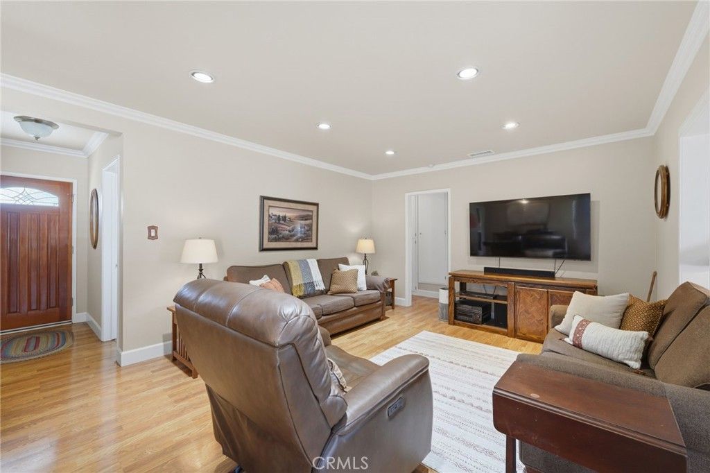 Image 6 of property listing at 10521 Greenbush, Whittier, CA 90604