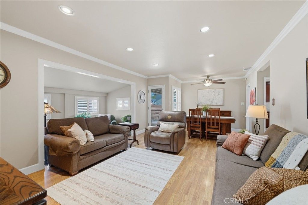 Image 7 of property listing at 10521 Greenbush, Whittier, CA 90604