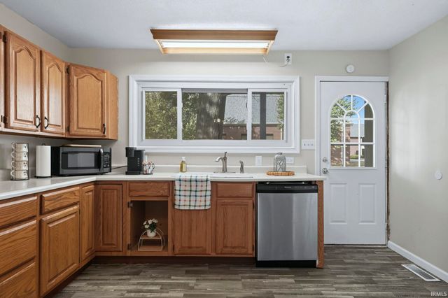 1865 College Avenue, Huntington, IN 46750