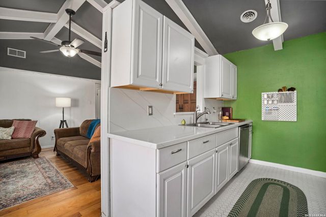 4939 Hershey, San Antonio, TX 78220