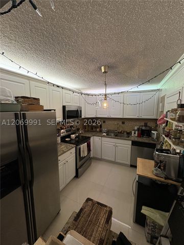 111 Golden Isles Dr F2, Hallandale Beach, FL 33009