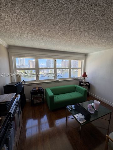 111 Golden Isles Dr F2, Hallandale Beach, FL 33009