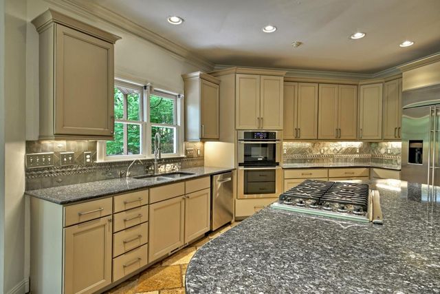 207 Delphi Hills Lane, Mccaysville, GA 30555