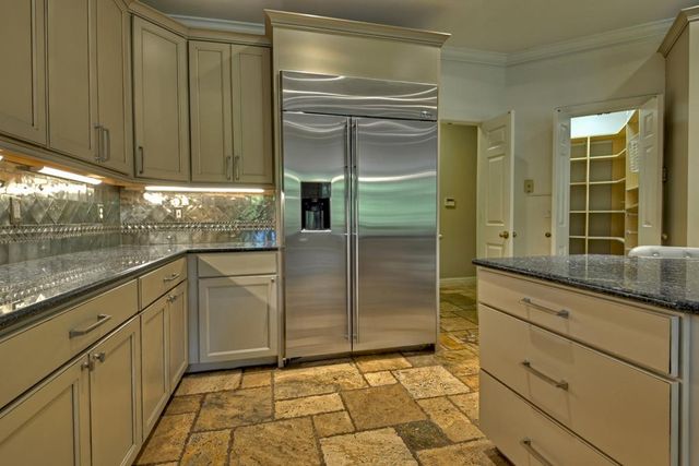 207 Delphi Hills Lane, Mccaysville, GA 30555