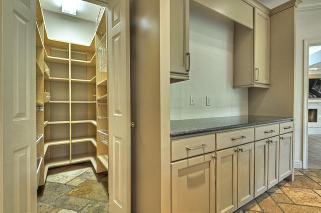 207 Delphi Hills Lane, Mccaysville, GA 30555