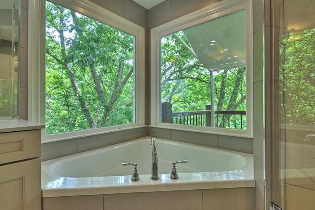 207 Delphi Hills Lane, Mccaysville, GA 30555