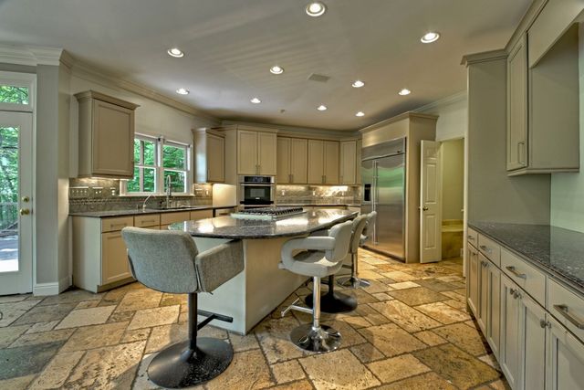 207 Delphi Hills Lane, Mccaysville, GA 30555