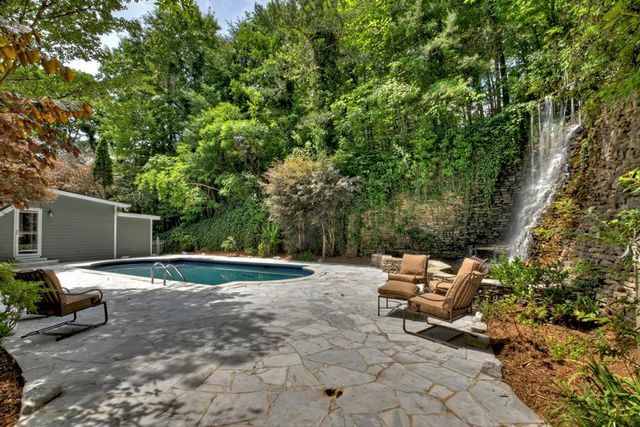 207 Delphi Hills Lane, Mccaysville, GA 30555