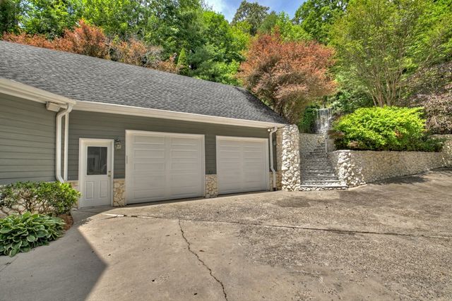 207 Delphi Hills Lane, Mccaysville, GA 30555