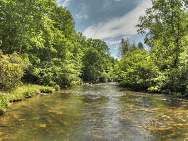 207 Delphi Hills Lane, Mccaysville, GA 30555