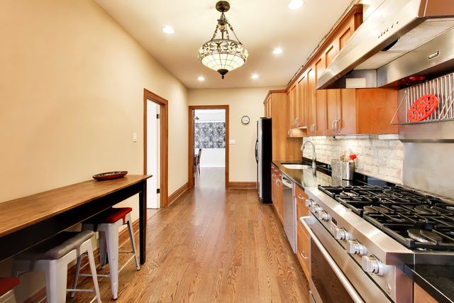941 W Winona Street 1W, Chicago, IL 60640