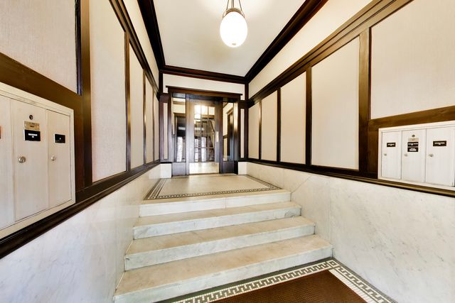 941 W Winona Street 1W, Chicago, IL 60640