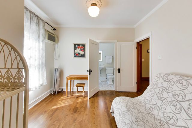 941 W Winona Street 1W, Chicago, IL 60640