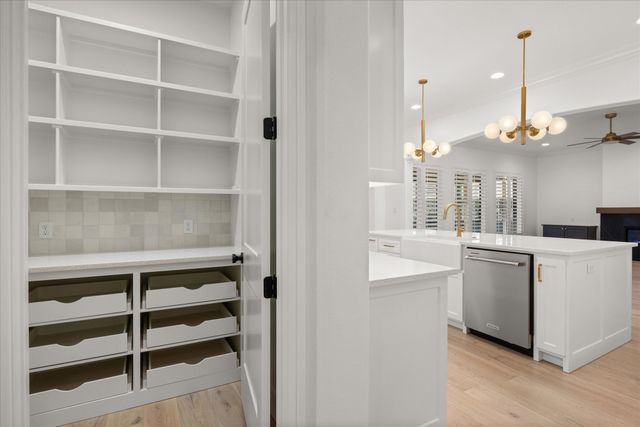 1001 Quarry Court, Granbury, TX 76048