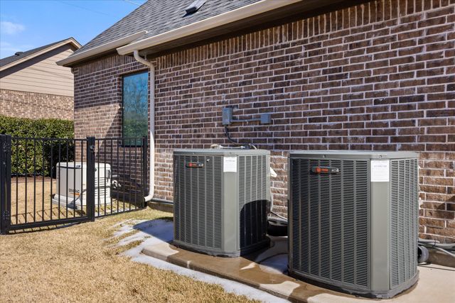 1001 Quarry Court, Granbury, TX 76048