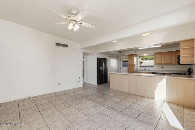 7611 E Waverly Street, Tucson, AZ 85715