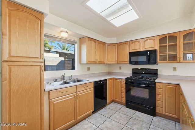 7611 E Waverly Street, Tucson, AZ 85715